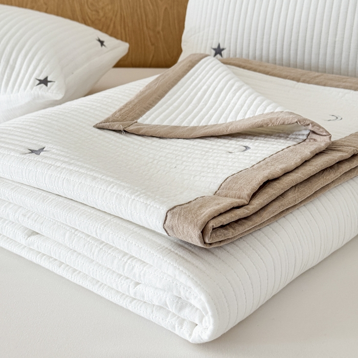 91家纺网 家纺一手货源 找家纺 木楌家居 2026春夏新款双面全棉纯棉皱皱纱刺绣款床盖床盖单件 月落星眠