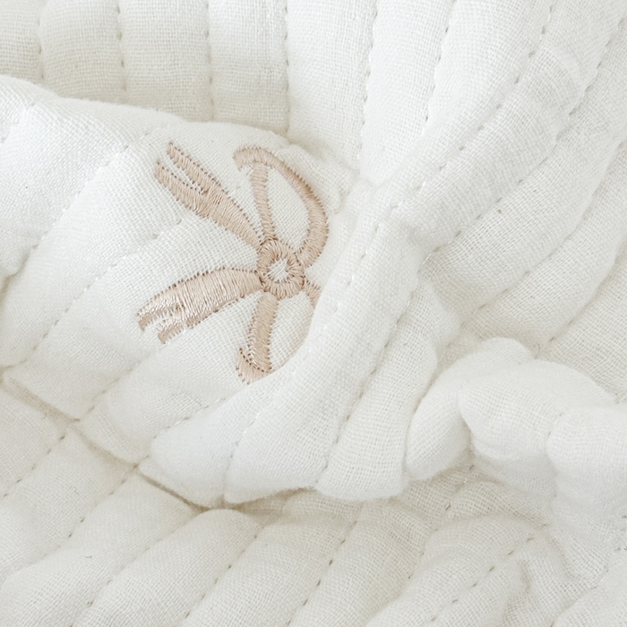 91家纺网 家纺一手货源 找家纺 木楌家居 2026春夏新款双面全棉纯棉皱皱纱刺绣款床盖床盖单件 奶咖蝴蝶结