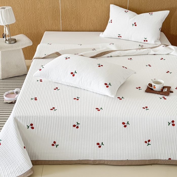 91家纺网 家纺一手货源 找家纺 木楌家居 2026春夏新款双面全棉纯棉皱皱纱刺绣款床盖床盖单件 樱桃小方糖