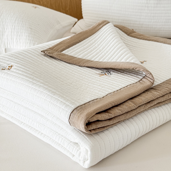 91家纺网 家纺一手货源 找家纺 木楌家居 2026春夏新款双面全棉纯棉皱皱纱刺绣款床盖床盖单件 花漾时光