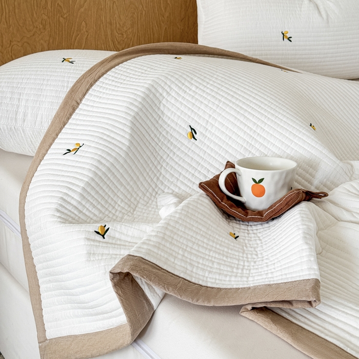 91家纺网 家纺一手货源 找家纺 木楌家居 2026春夏新款双面全棉纯棉皱皱纱刺绣款床盖床盖单件 小芽日记