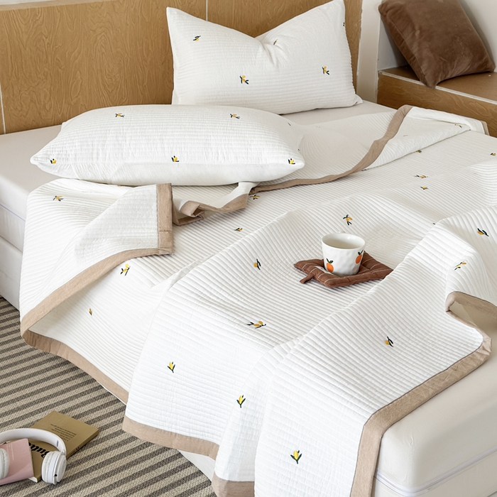 91家纺网 家纺一手货源 找家纺 木楌家居 2026春夏新款双面全棉纯棉皱皱纱刺绣款床盖床盖单件 小芽日记