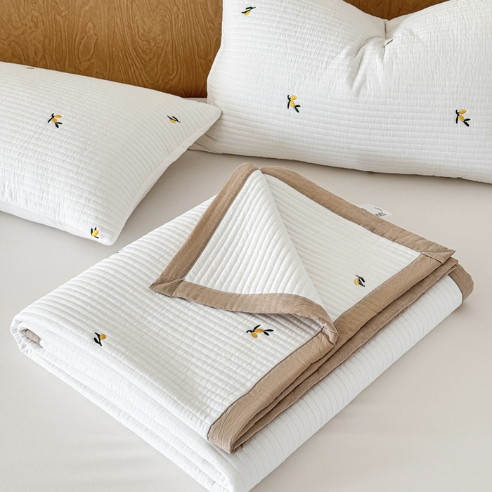 91家纺网 家纺一手货源 找家纺 木楌家居 2026春夏新款双面全棉纯棉皱皱纱刺绣款床盖床盖单件 小芽日记