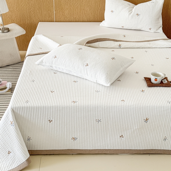 91家纺网 家纺一手货源 找家纺 木楌家居 2026春夏新款双面全棉纯棉皱皱纱刺绣款床盖床盖单件 花漾时光