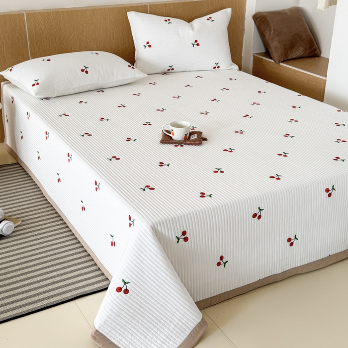 91家纺网 家纺一手货源 找家纺 木楌家居 2026春夏新款双面全棉纯棉皱皱纱刺绣款床盖床盖单件 樱桃小方糖