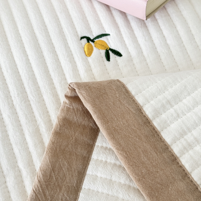 91家纺网 家纺一手货源 找家纺 木楌家居 2026春夏新款双面全棉纯棉皱皱纱刺绣款床盖床盖单件 小芽日记