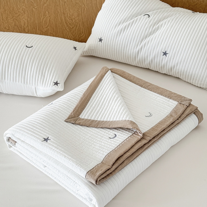 91家纺网 家纺一手货源 找家纺 木楌家居 2026春夏新款双面全棉纯棉皱皱纱刺绣款床盖床盖单件 月落星眠