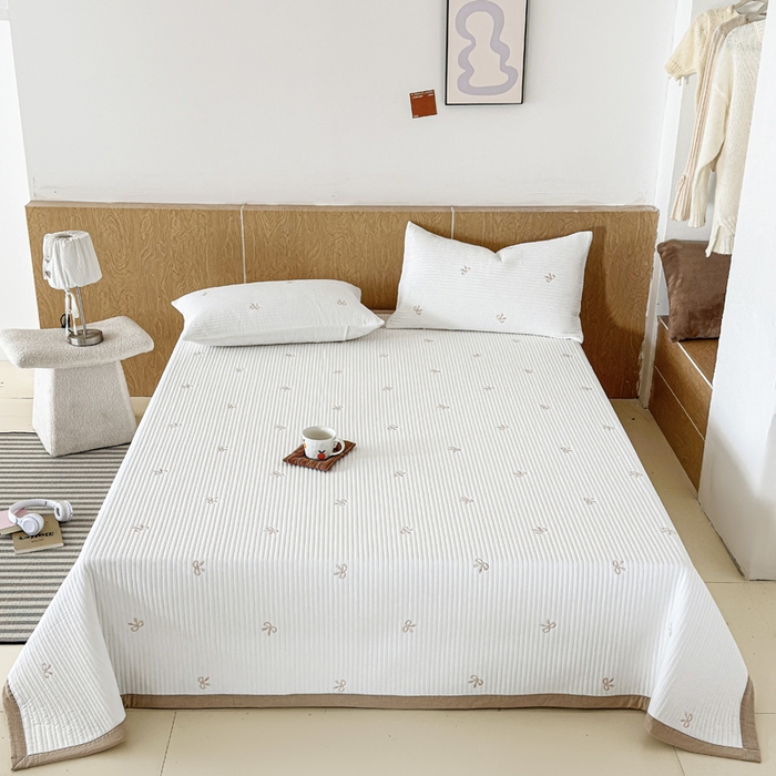 91家纺网 家纺一手货源 找家纺 木楌家居 2026春夏新款双面全棉纯棉皱皱纱刺绣款床盖床盖单件 奶咖蝴蝶结