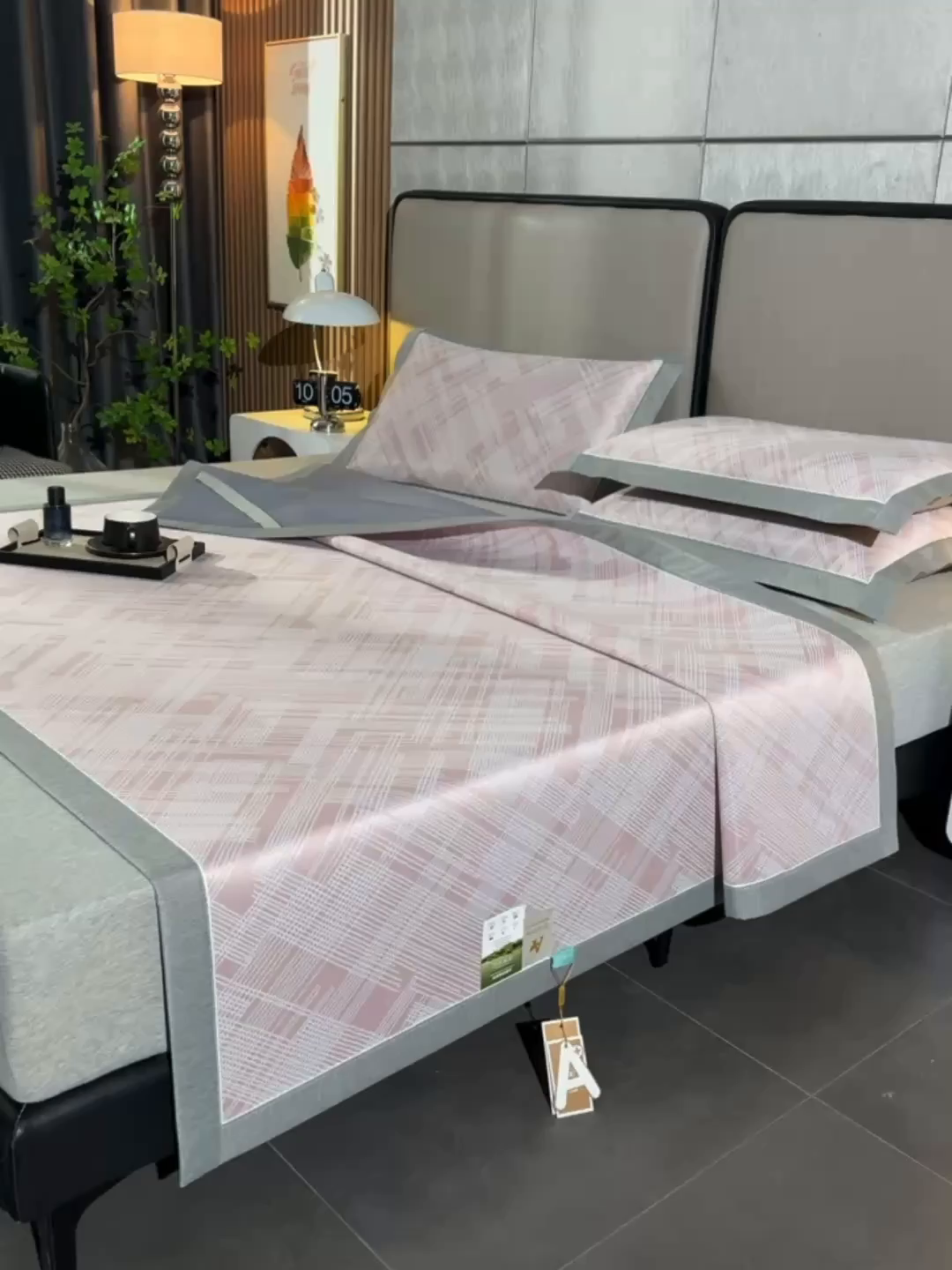 91家纺网 家纺一手货源 找家纺 小牛席业 2026新款清凉冰丝席凉席席子系列-简单生活 简单生活-粉色