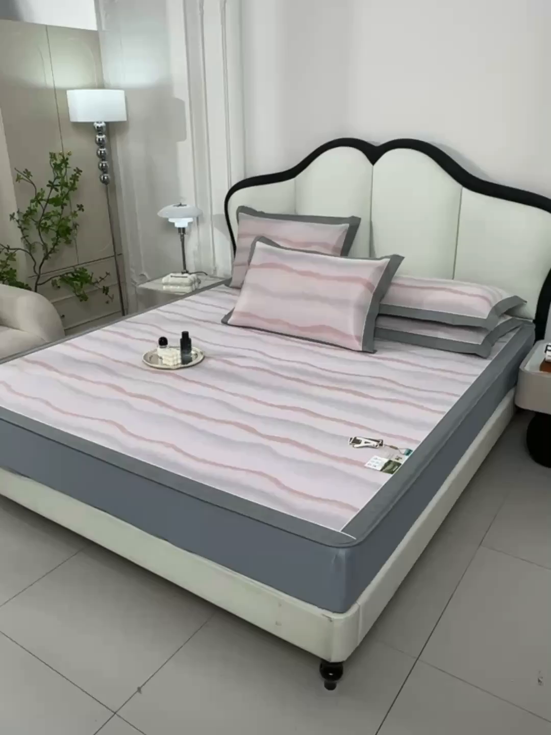 91家纺网 家纺一手货源 找家纺 小牛席业 2026春夏新款锦绣凉感冰丝席空调席系列 锦绣冰丝-粉色