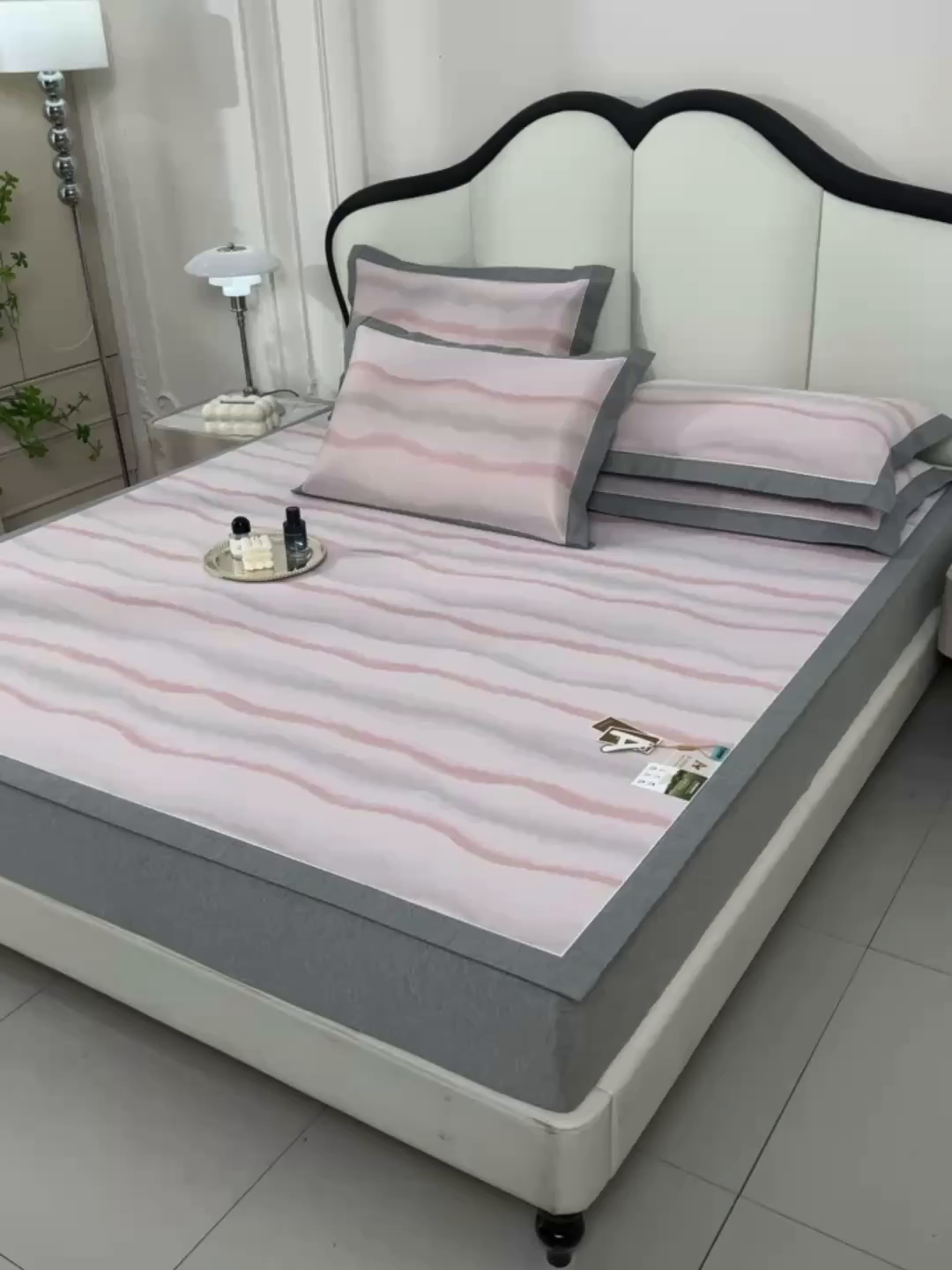 91家纺网 家纺一手货源 找家纺 小牛席业 2026春夏新款锦绣凉感冰丝席空调席系列（床笠款） 锦绣冰丝（床笠款）-粉色