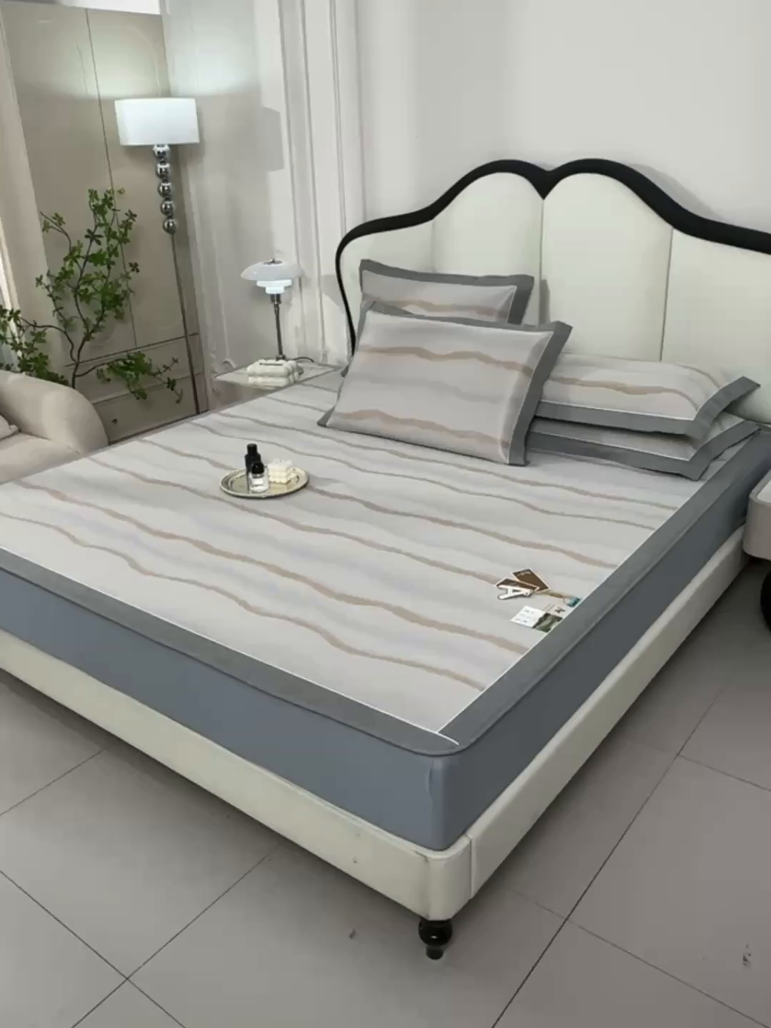 91家纺网 家纺一手货源 找家纺 小牛席业 2026春夏新款锦绣凉感冰丝席空调席系列（床笠款） 锦绣冰丝（床笠款）-香槟