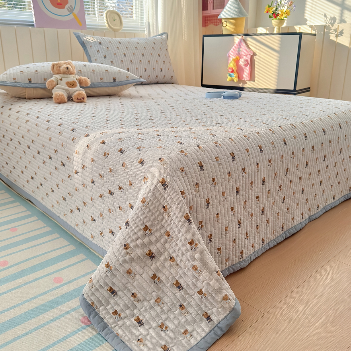 91家纺网 家纺一手货源 找家纺 美优兰 2026新款双面全棉高温砂洗床盖三件套 蓝色熊仔