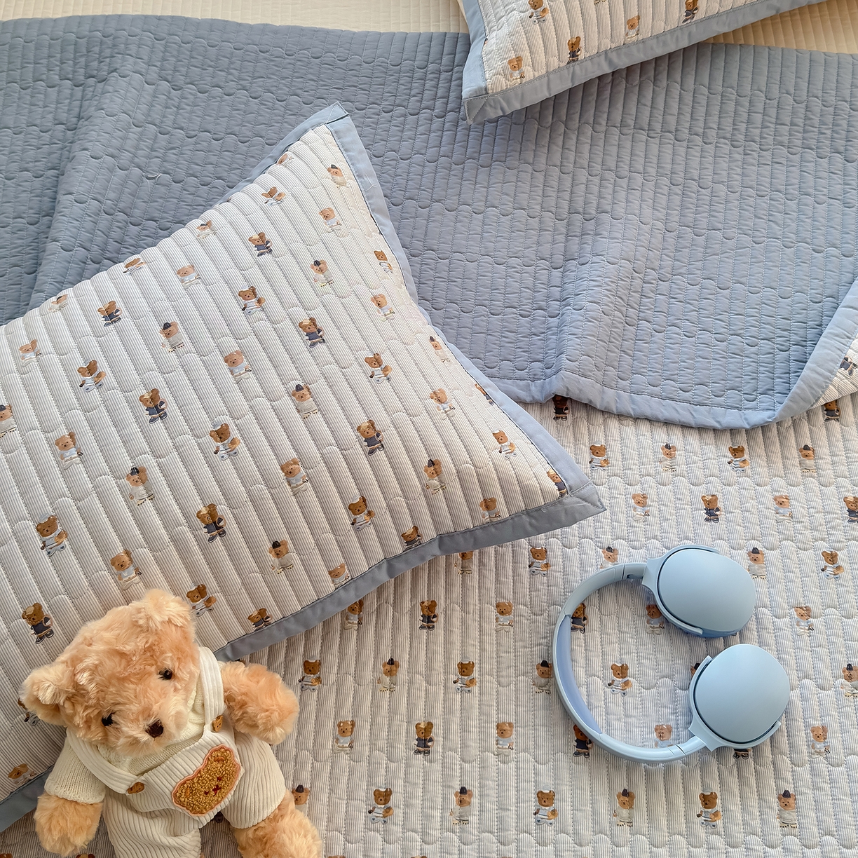 91家纺网 家纺一手货源 找家纺 美优兰 2026新款双面全棉高温砂洗床盖三件套 蓝色熊仔