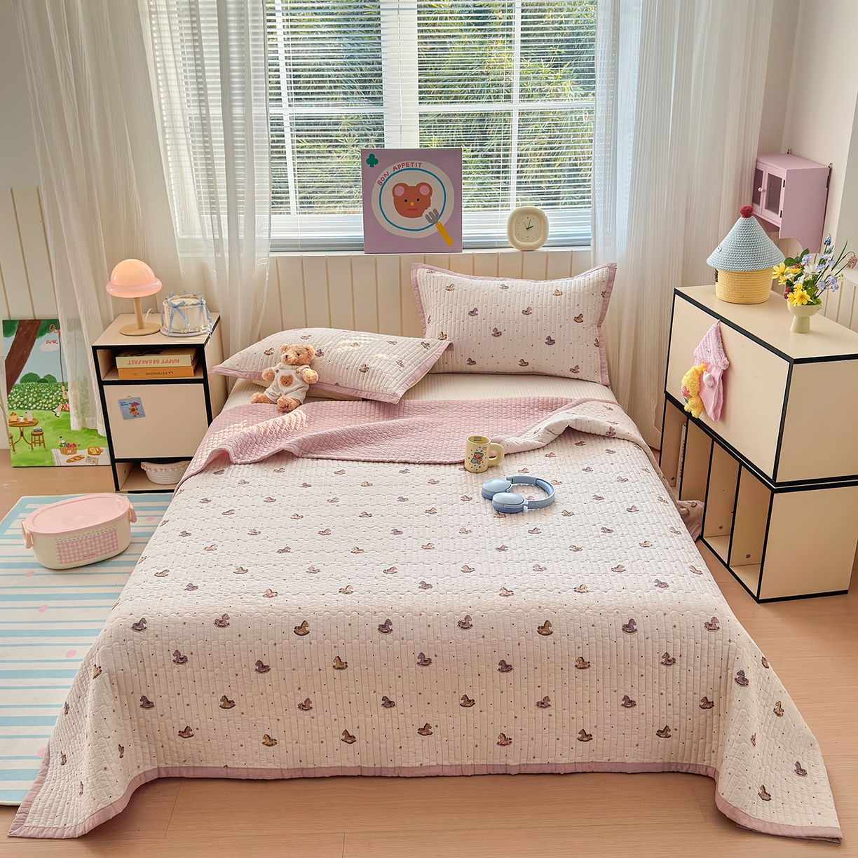 91家纺网 家纺一手货源 找家纺 美优兰 2026新款双面全棉高温砂洗床盖三件套 粉色木马