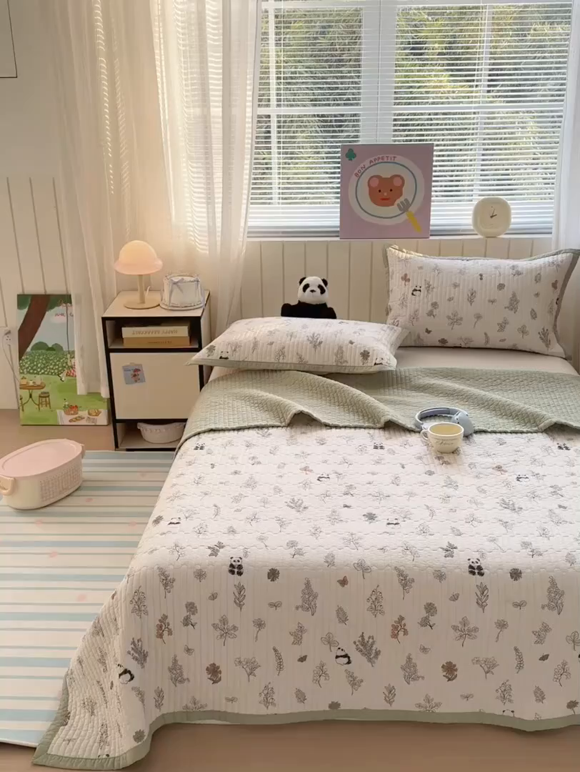 91家纺网 家纺一手货源 找家纺 美优兰 2026新款双面全棉高温砂洗床盖三件套 熊猫日记