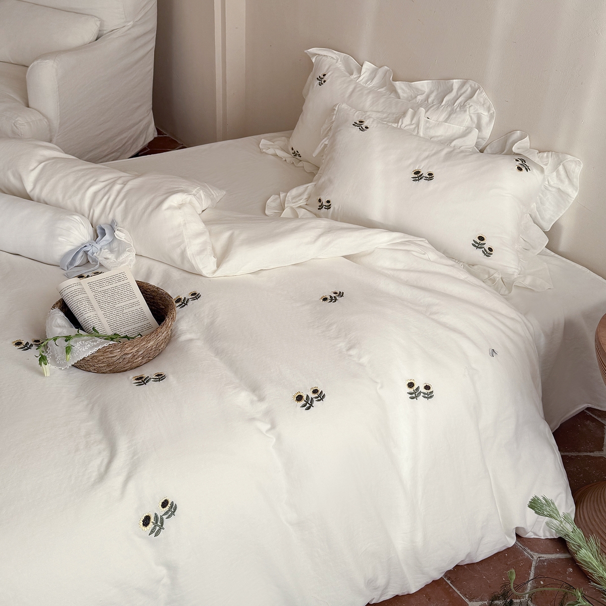 91家纺网 家纺一手货源 找家纺 （总）鹿班家居 2026春季新品全棉皱皱纱精密刺绣系列四件套-夏日浅梦（标准会员-20元）