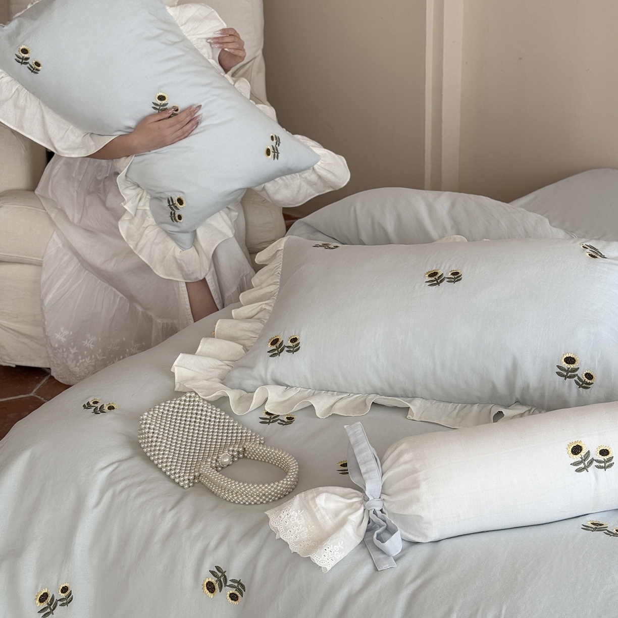 91家纺网 家纺一手货源 找家纺 鹿班家居 2026春季新品全棉皱皱纱精密刺绣系列四件套-夏日浅梦（标准会员-20元） 夏日浅梦-蓝色