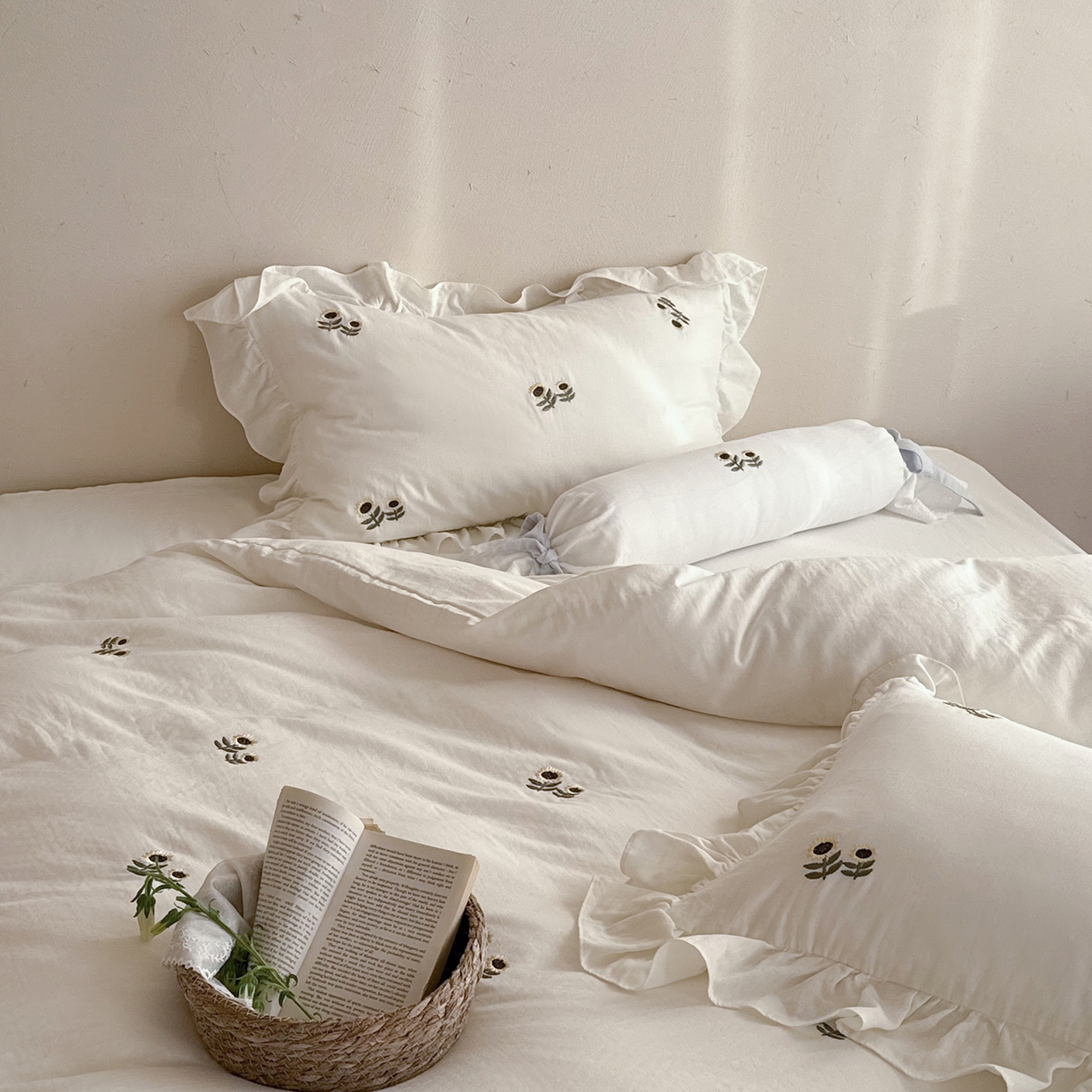 91家纺网 家纺一手货源 找家纺 鹿班家居 2026春季新品全棉皱皱纱精密刺绣系列四件套-夏日浅梦（标准会员-20元） 夏日浅梦-白色