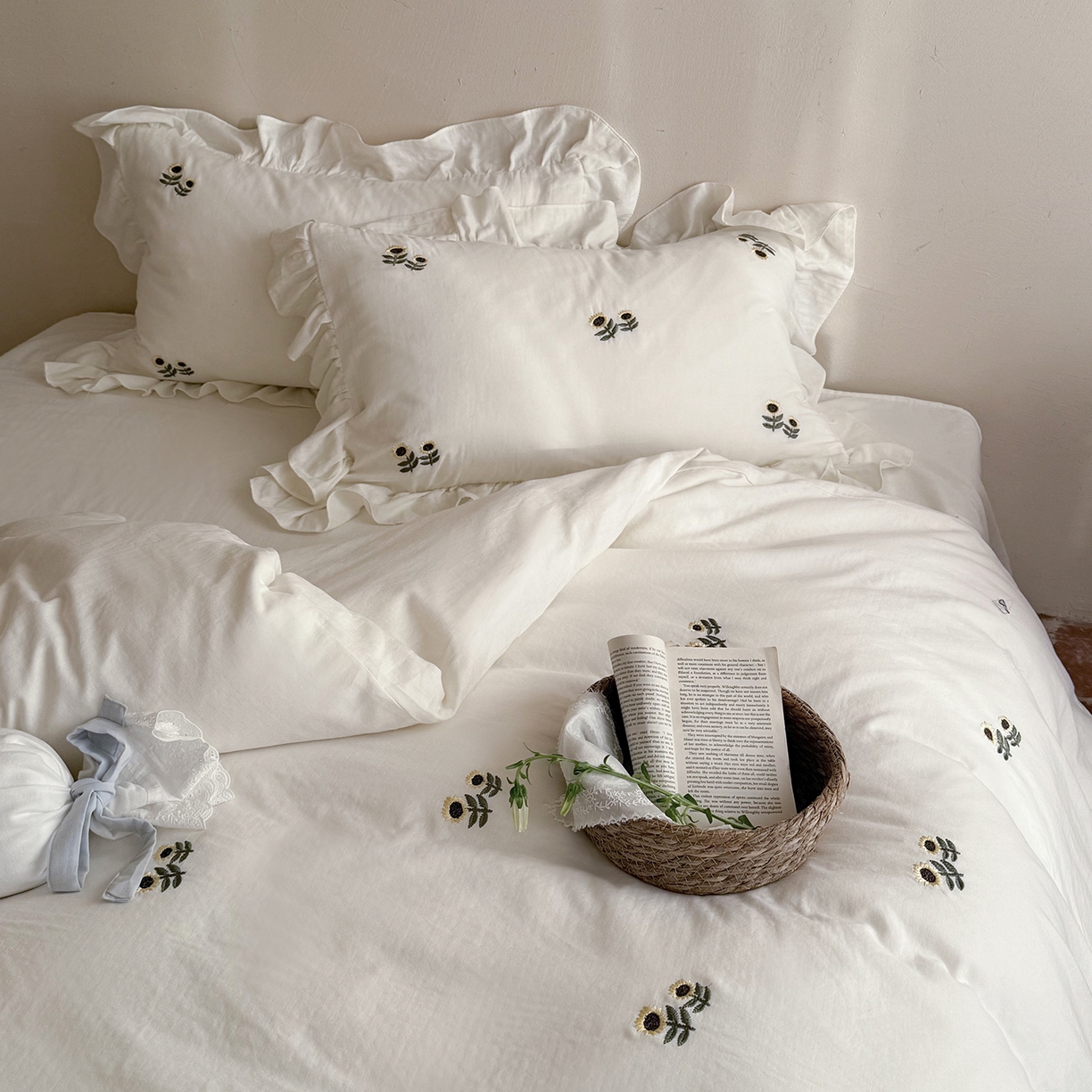 91家纺网 家纺一手货源 找家纺 鹿班家居 2026春季新品全棉皱皱纱精密刺绣系列四件套-夏日浅梦（标准会员-20元） 夏日浅梦-白色