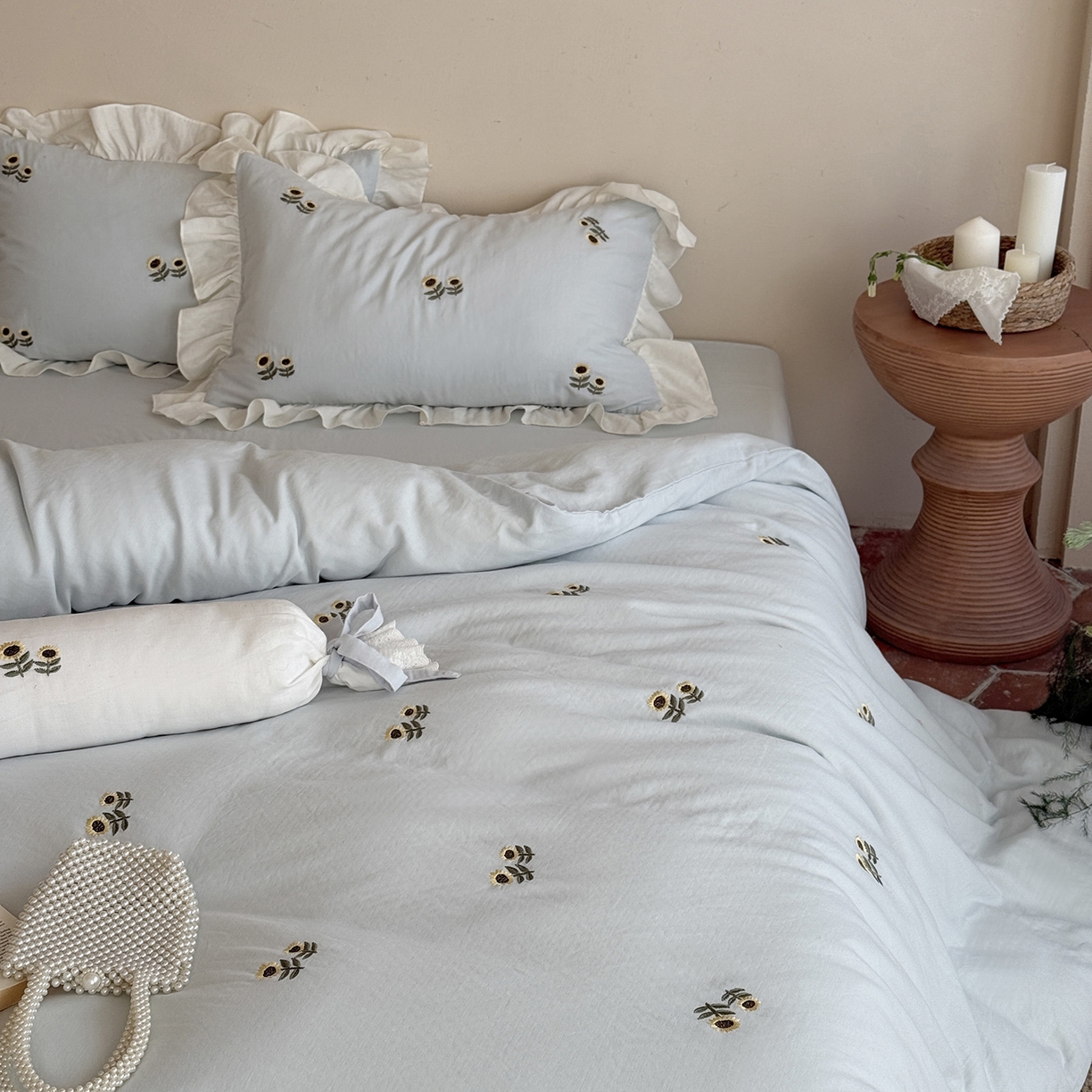 91家纺网 家纺一手货源 找家纺 鹿班家居 2026春季新品全棉皱皱纱精密刺绣系列四件套-夏日浅梦（标准会员-20元） 夏日浅梦-蓝色