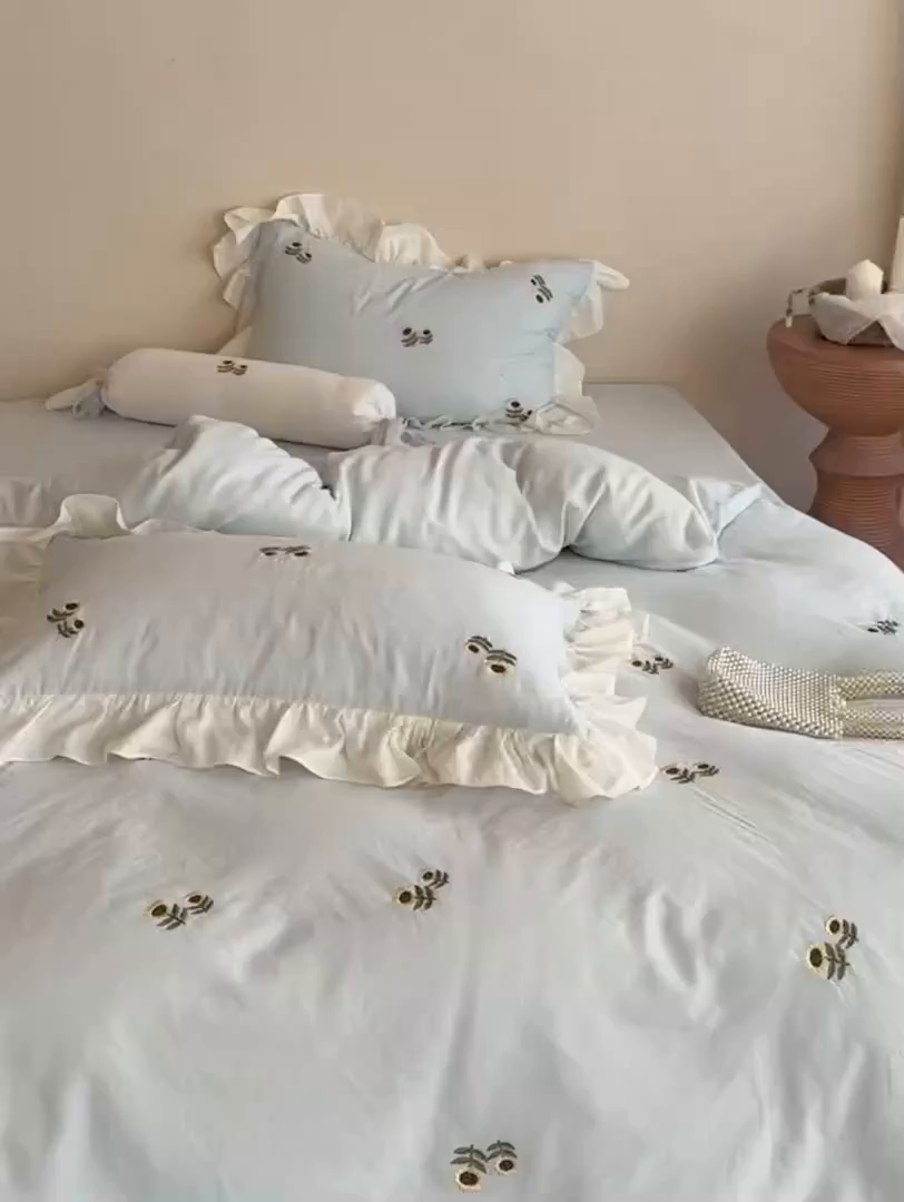 91家纺网 家纺一手货源 找家纺 鹿班家居 2026春季新品全棉皱皱纱精密刺绣系列四件套-夏日浅梦（标准会员-20元） 夏日浅梦-蓝色