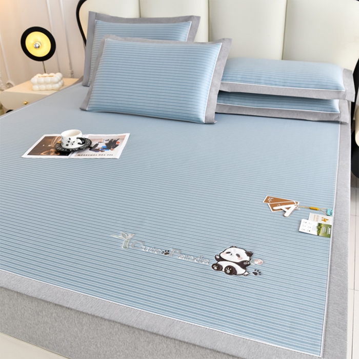 91家纺网 家纺一手货源 找家纺 小牛席业 2026新款经典条纹熊猫凉感冰丝席凉席席子 系列 蓝色