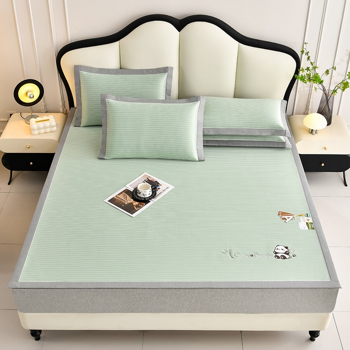 91家纺网 家纺一手货源 找家纺 小牛席业 2026新款经典条纹熊猫凉感冰丝席凉席席子 系列 绿色