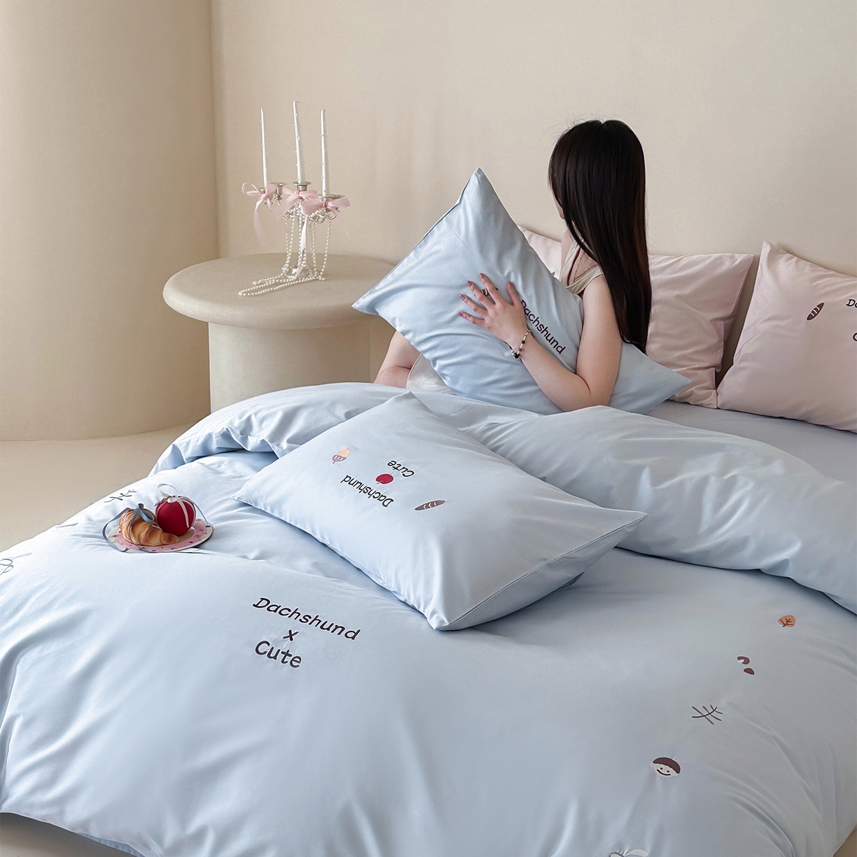 91家纺网 家纺一手货源 找家纺 极简 2026新款100S长绒棉刺绣四件套-趣味人生系列（模特版） 趣味人生-蓝