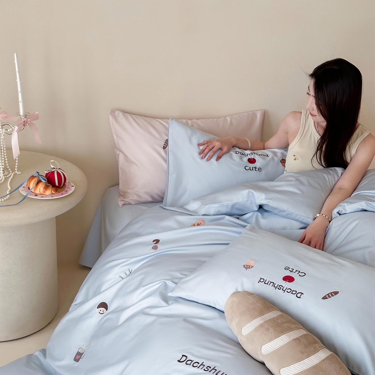 91家纺网 家纺一手货源 找家纺 极简 2026新款100S长绒棉刺绣四件套-趣味人生系列（模特版） 趣味人生-蓝