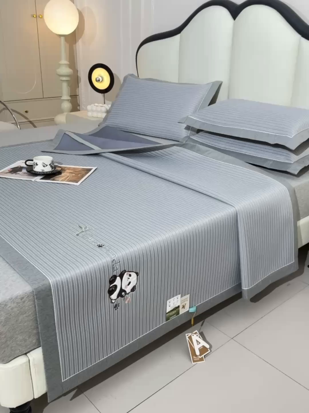 91家纺网 家纺一手货源 找家纺 小牛席业 2026新款经典条纹熊猫凉感冰丝席凉席席子 系列 灰色