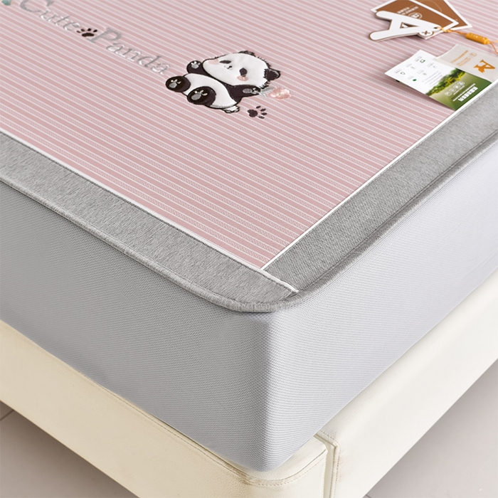 91家纺网 家纺一手货源 找家纺 小牛席业 2026新款PE经典条纹-熊猫冰丝席（床笠款） 粉色