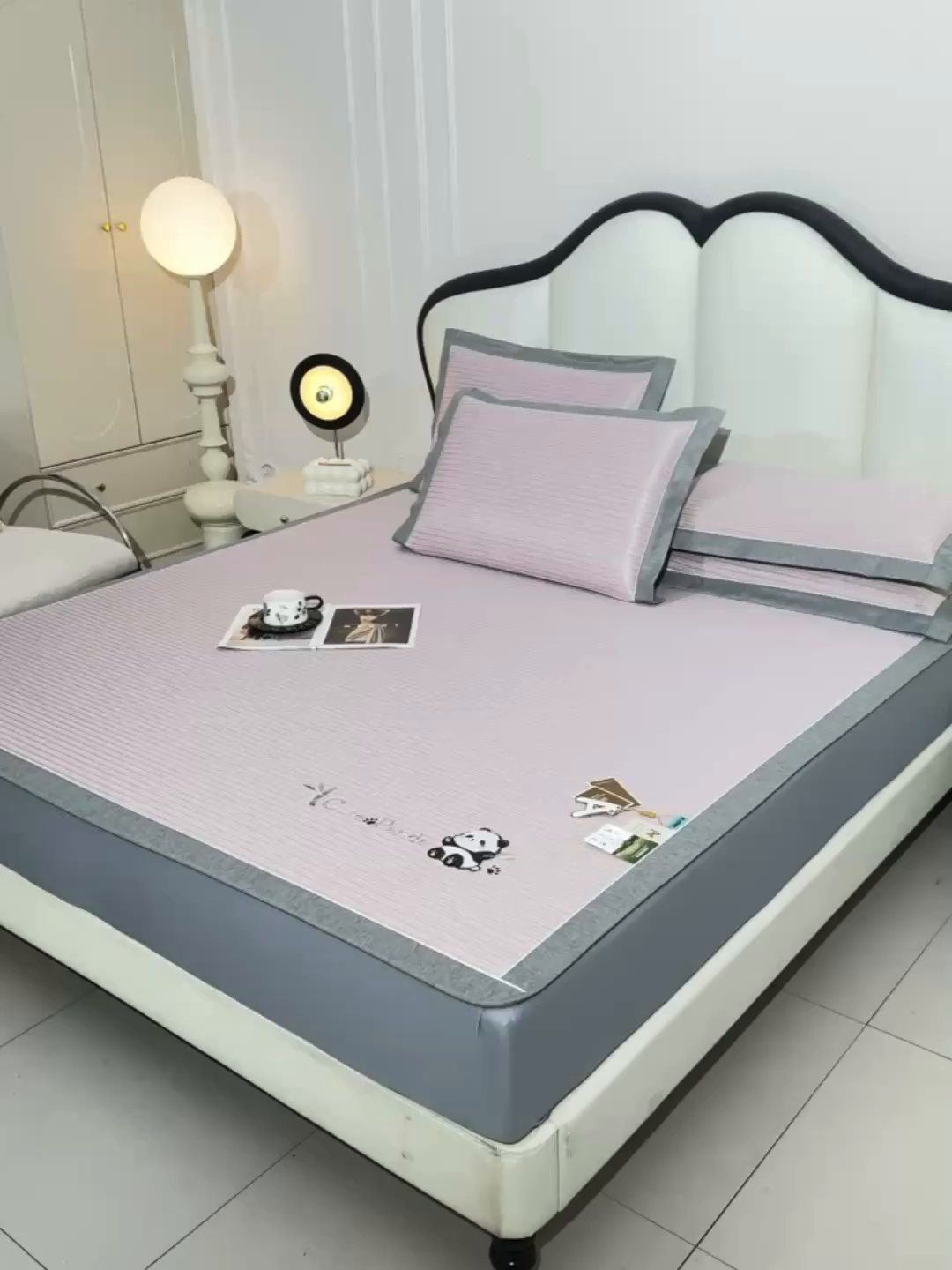 91家纺网 家纺一手货源 找家纺 小牛席业 2026新款PE经典条纹-熊猫冰丝席（床笠款） 粉色