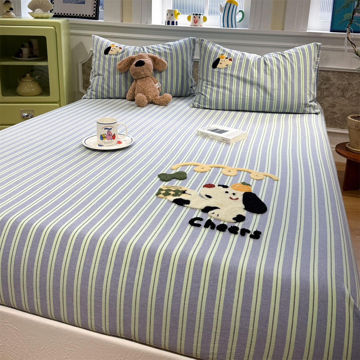 91家纺网 家纺一手货源 找家纺 珺柔家纺 2026新款色织全棉水洗棉毛巾绣床笠 干杯小狗