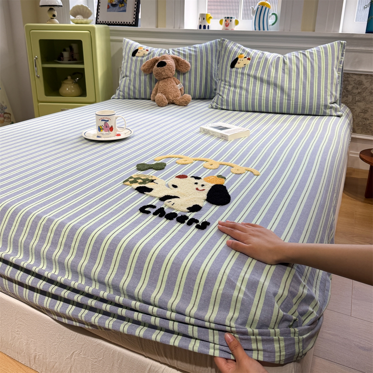 91家纺网 家纺一手货源 找家纺 珺柔家纺 2026新款色织全棉水洗棉毛巾绣床笠 干杯小狗