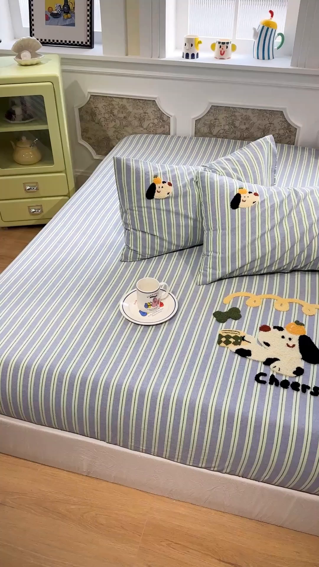 91家纺网 家纺一手货源 找家纺 珺柔家纺 2026新款色织全棉水洗棉毛巾绣床笠 干杯小狗