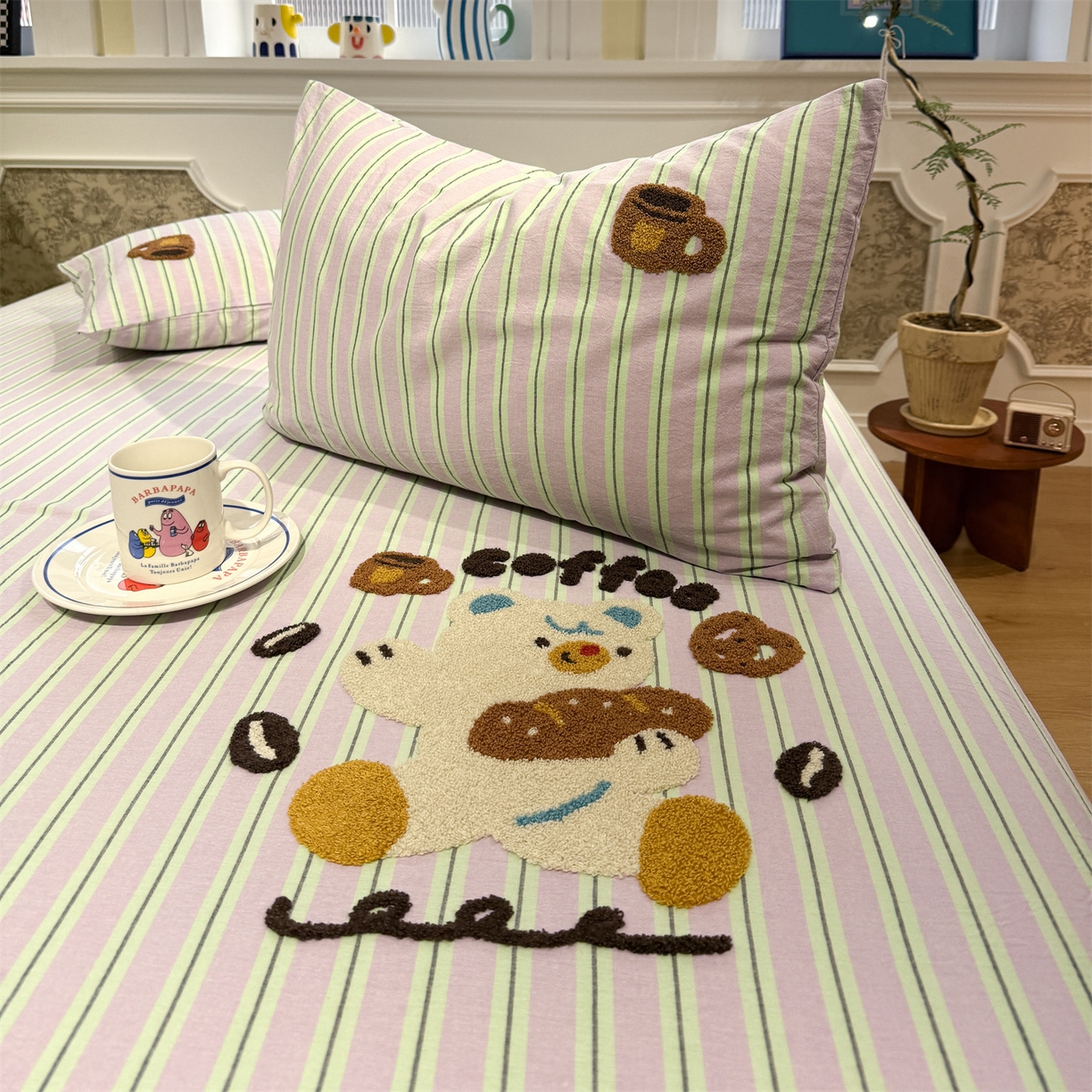 91家纺网 家纺一手货源 找家纺 珺柔家纺 2026新款色织全棉水洗棉毛巾绣床笠 小熊下午茶