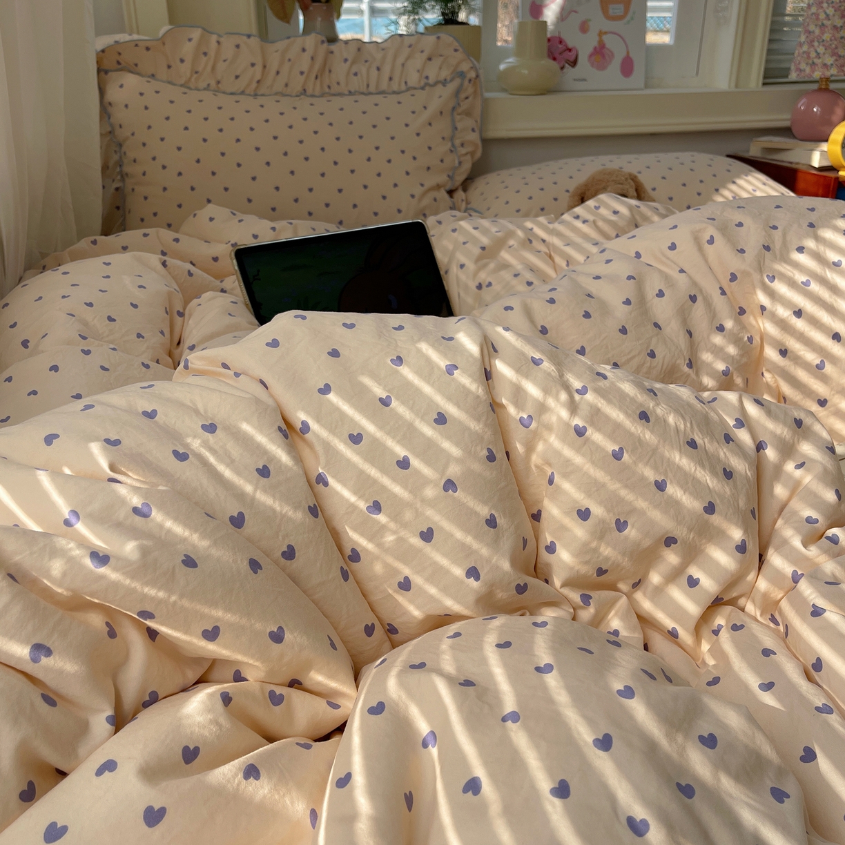 91家纺网 家纺一手货源 找家纺 轻奢坊 2026春夏新款水洗棉密拷花边四件套-春日 春日-紫心心