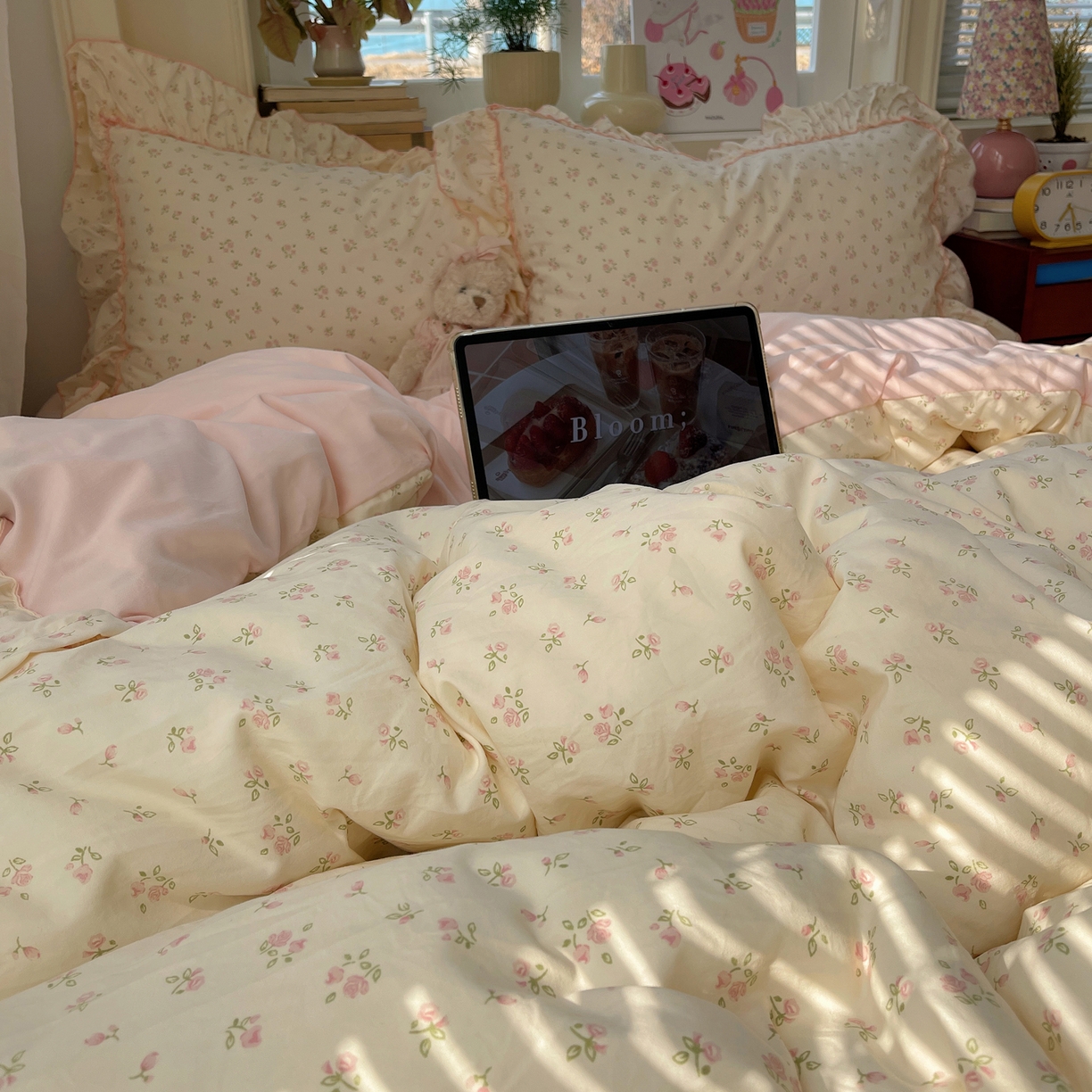 91家纺网 家纺一手货源 找家纺 轻奢坊 2026春夏新款水洗棉密拷花边四件套-春日 春日-碎花粉