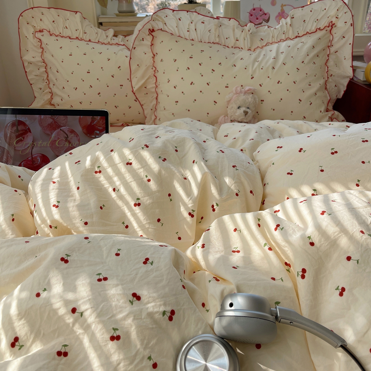 91家纺网 家纺一手货源 找家纺 轻奢坊 2026春夏新款水洗棉密拷花边四件套-春日 春日-小樱桃