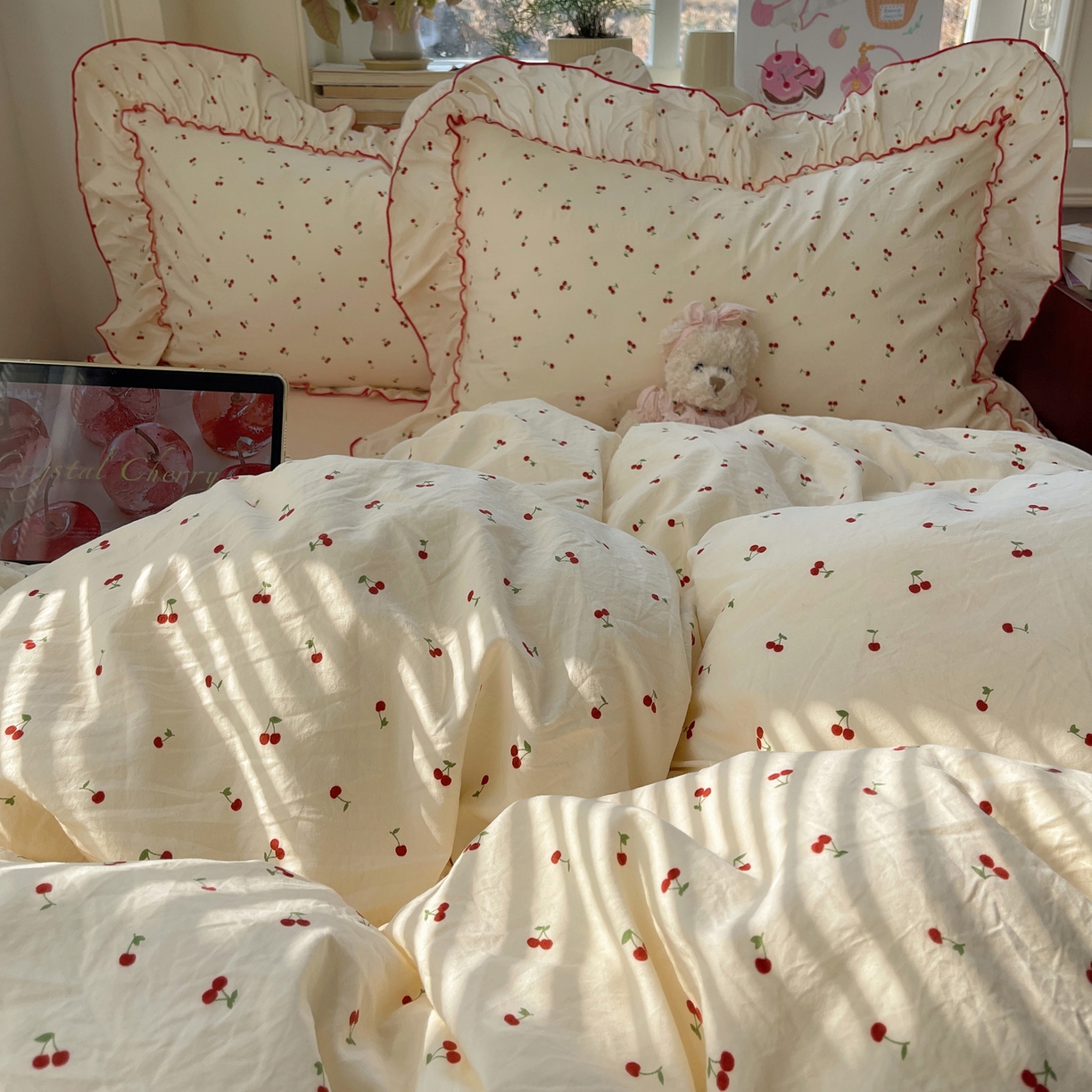 91家纺网 家纺一手货源 找家纺 轻奢坊 2026春夏新款水洗棉密拷花边四件套-春日 春日-小樱桃