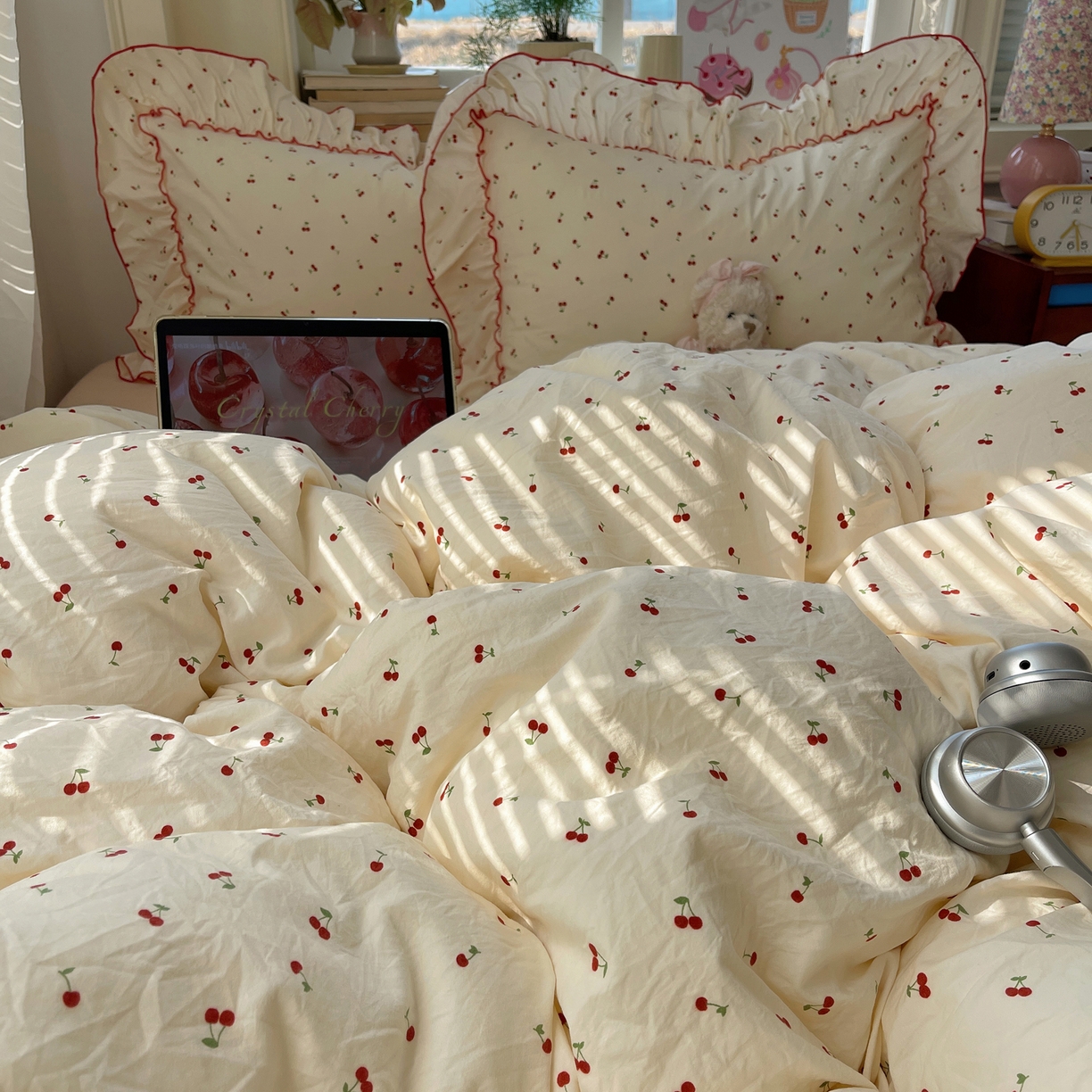 91家纺网 家纺一手货源 找家纺 轻奢坊 2026春夏新款水洗棉密拷花边四件套-春日 春日-小樱桃