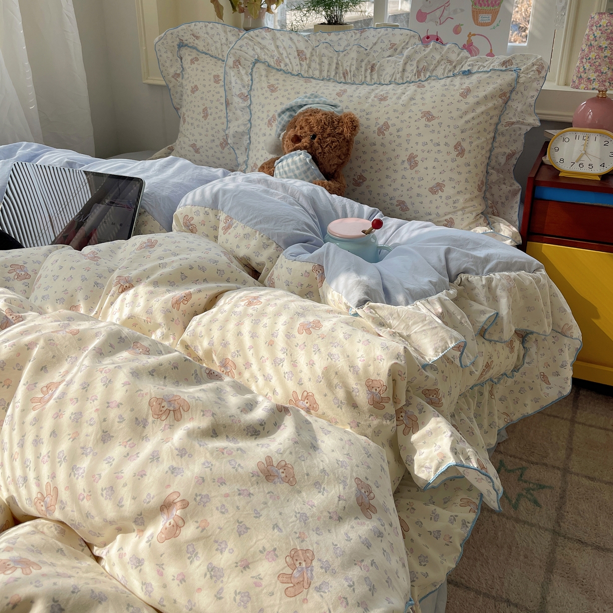 91家纺网 家纺一手货源 找家纺 轻奢坊 2026春夏新款水洗棉密拷花边四件套-春日 春日-碎花熊