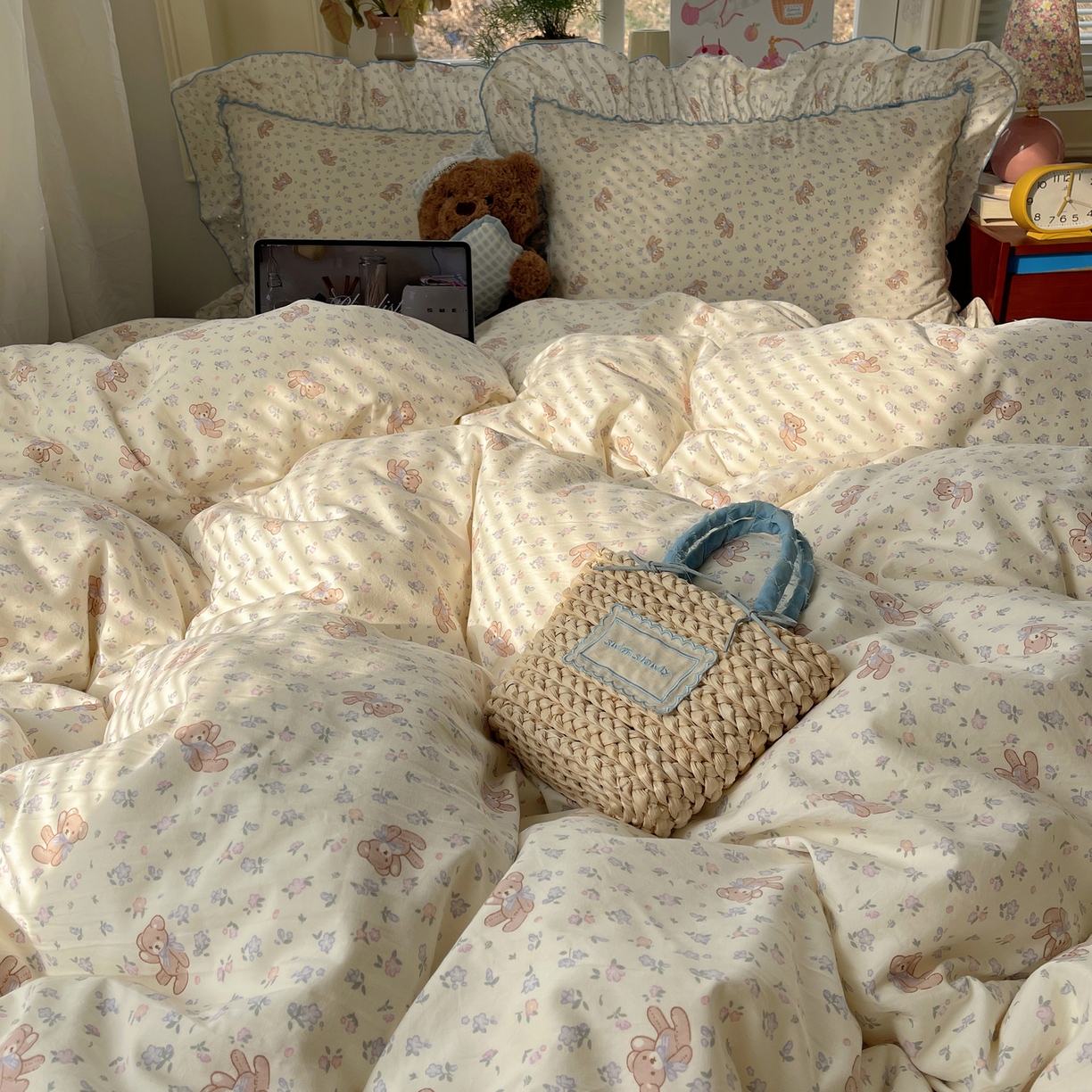 91家纺网 家纺一手货源 找家纺 轻奢坊 2026春夏新款水洗棉密拷花边四件套-春日 春日-碎花熊