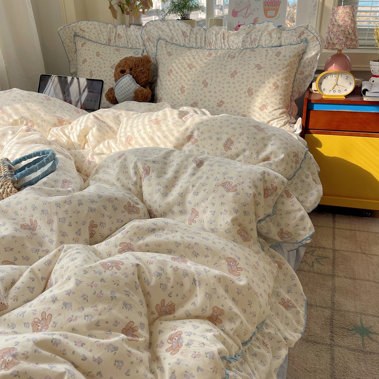 91家纺网 家纺一手货源 找家纺 轻奢坊 2026春夏新款水洗棉密拷花边四件套-春日 春日-碎花熊