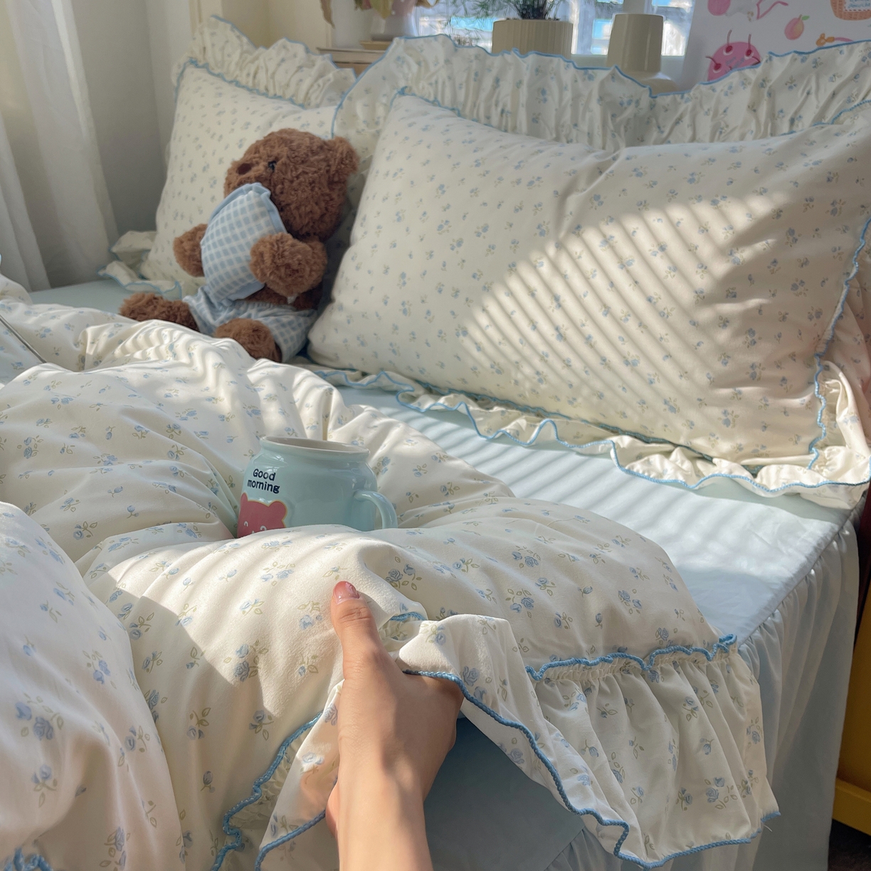 91家纺网 家纺一手货源 找家纺 轻奢坊 2026春夏新款水洗棉密拷花边四件套-春日 春日-小花蓝