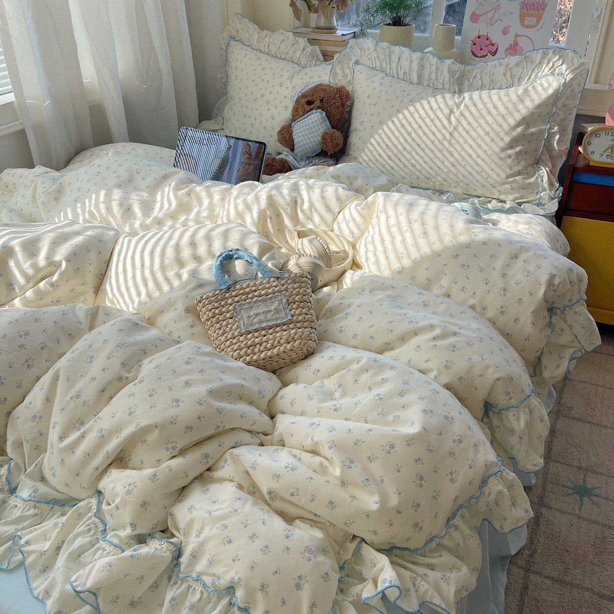 91家纺网 家纺一手货源 找家纺 轻奢坊 2026春夏新款水洗棉密拷花边四件套-春日 春日-小花蓝