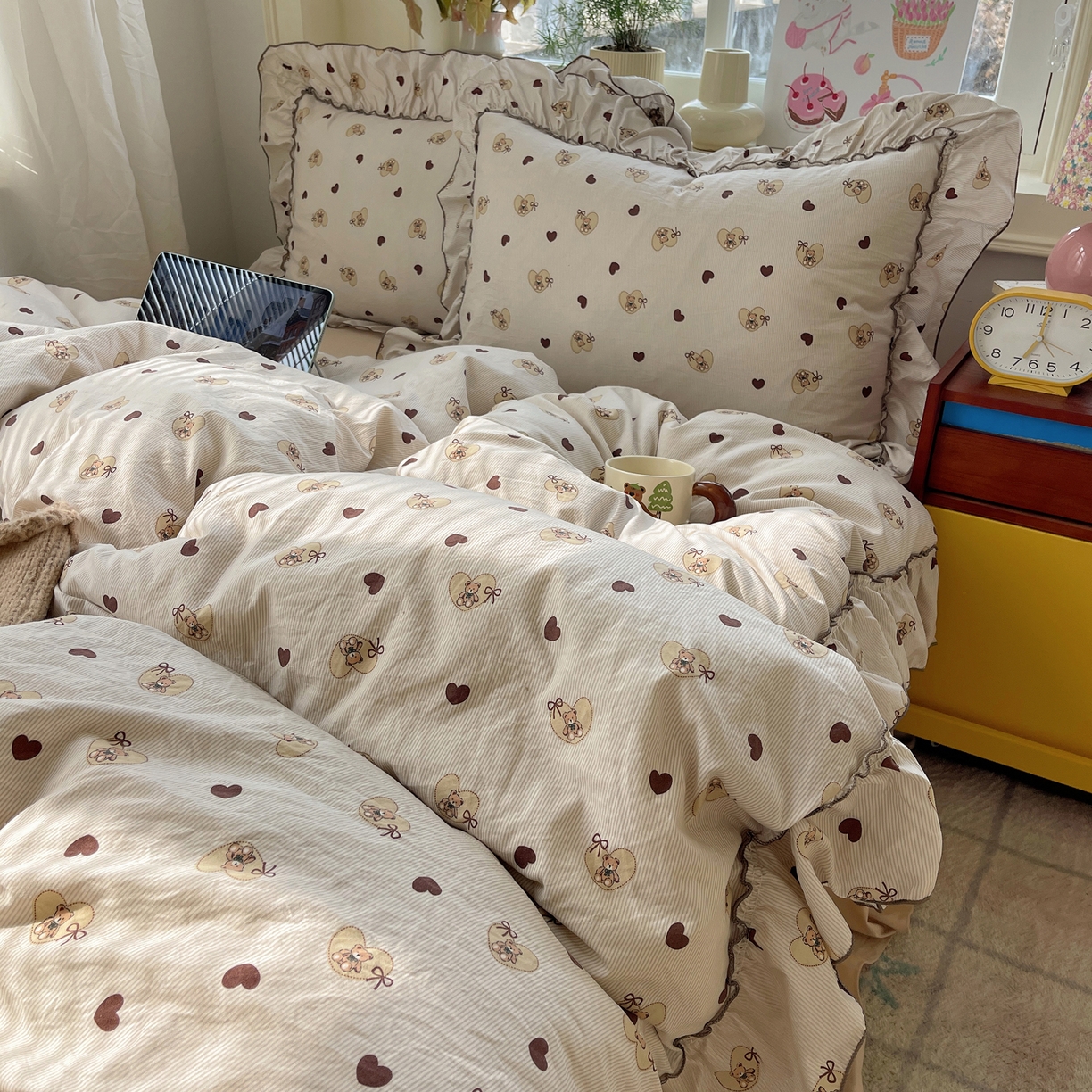 91家纺网 家纺一手货源 找家纺 轻奢坊 2026春夏新款水洗棉密拷花边四件套-春日 春日-咔咔熊