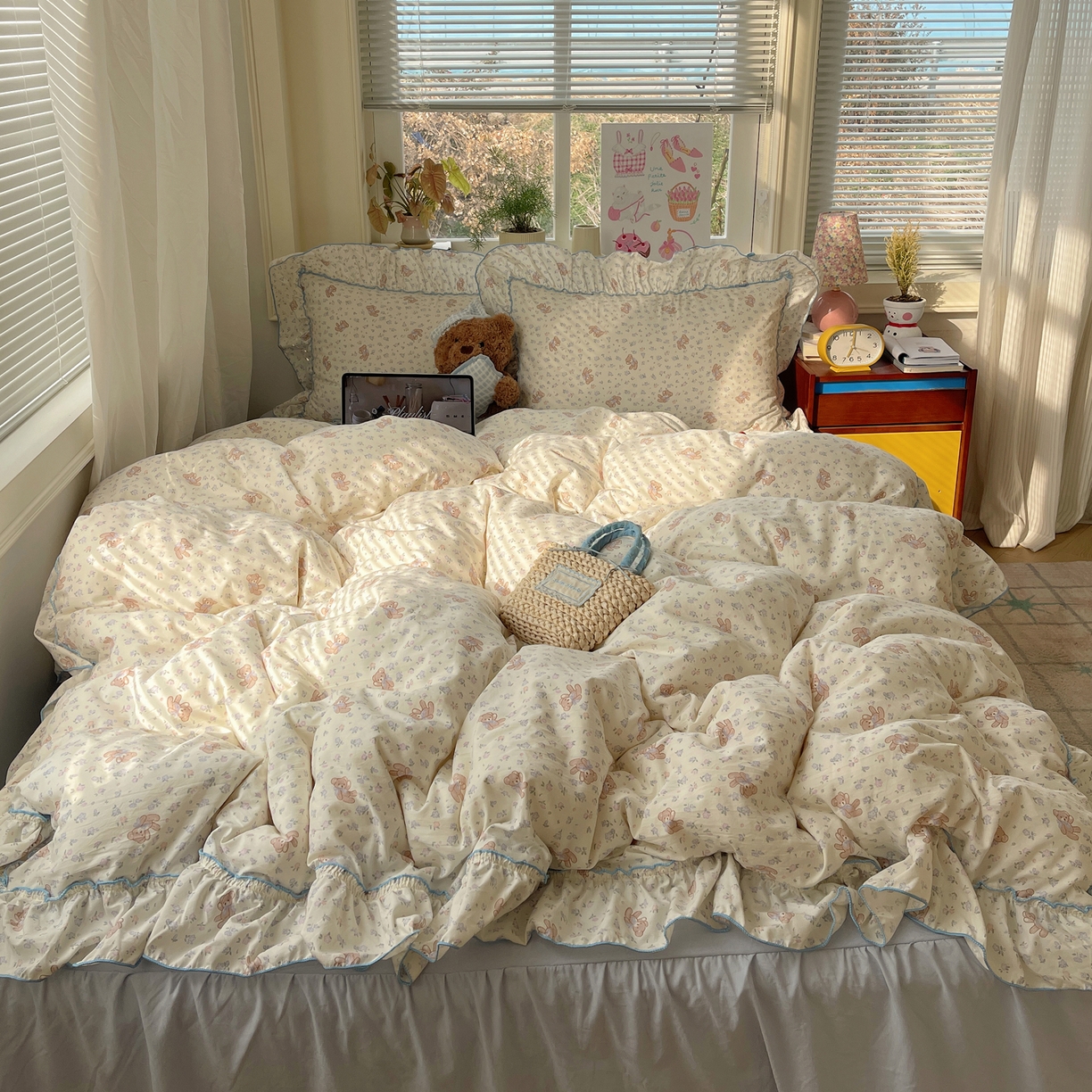 91家纺网 家纺一手货源 找家纺 轻奢坊 2026春夏新款水洗棉密拷花边四件套-春日 春日-碎花熊