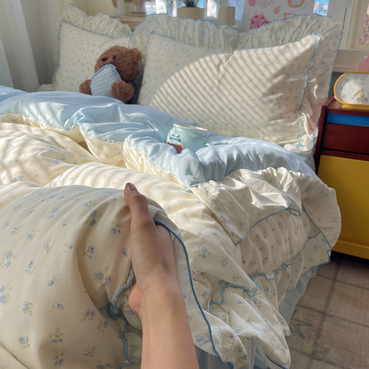 91家纺网 家纺一手货源 找家纺 轻奢坊 2026春夏新款水洗棉密拷花边四件套-春日 春日-小花蓝